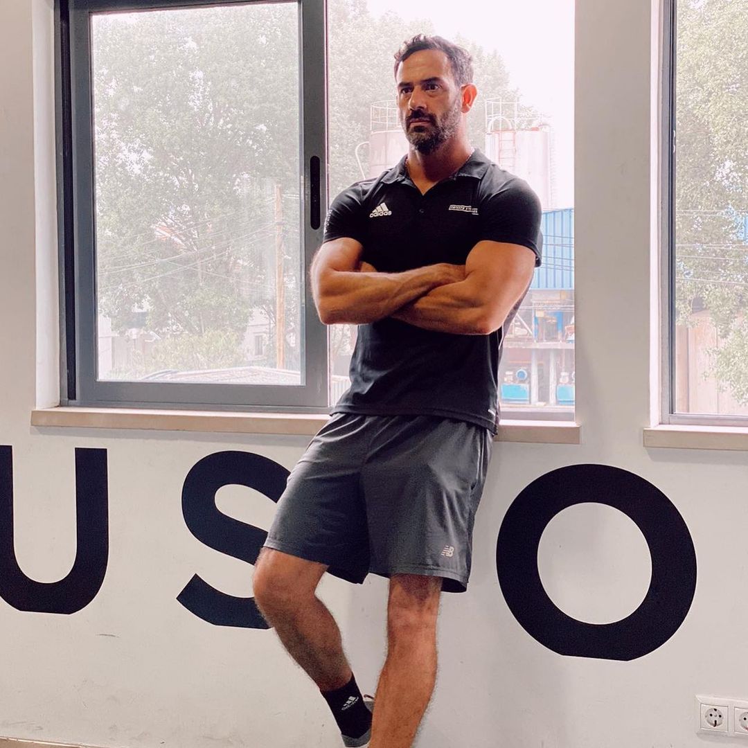 5 exercícios do personal trainer de A Pipoca Mais Doce para ter abdominais perfeitos