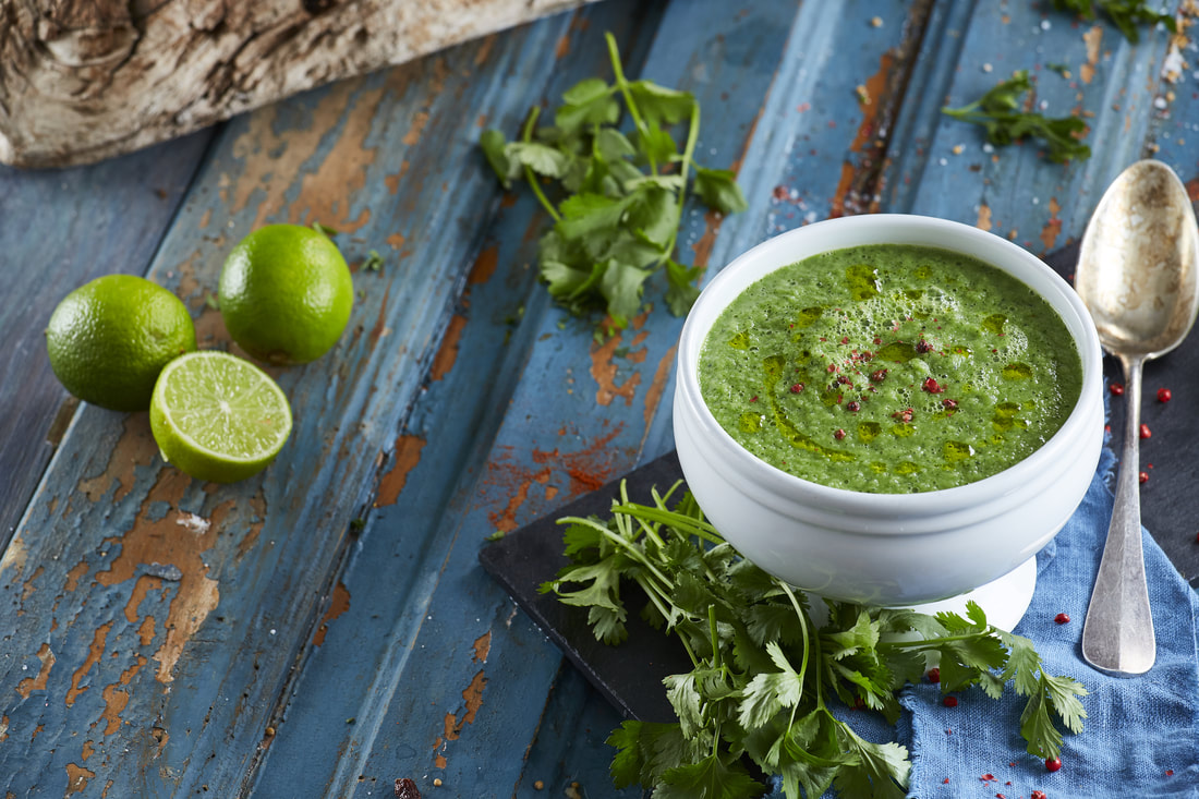 Peixe ao sal, gaspacho verde e parfait. Neste curso vai tornar-se no chef dos almoços de verão