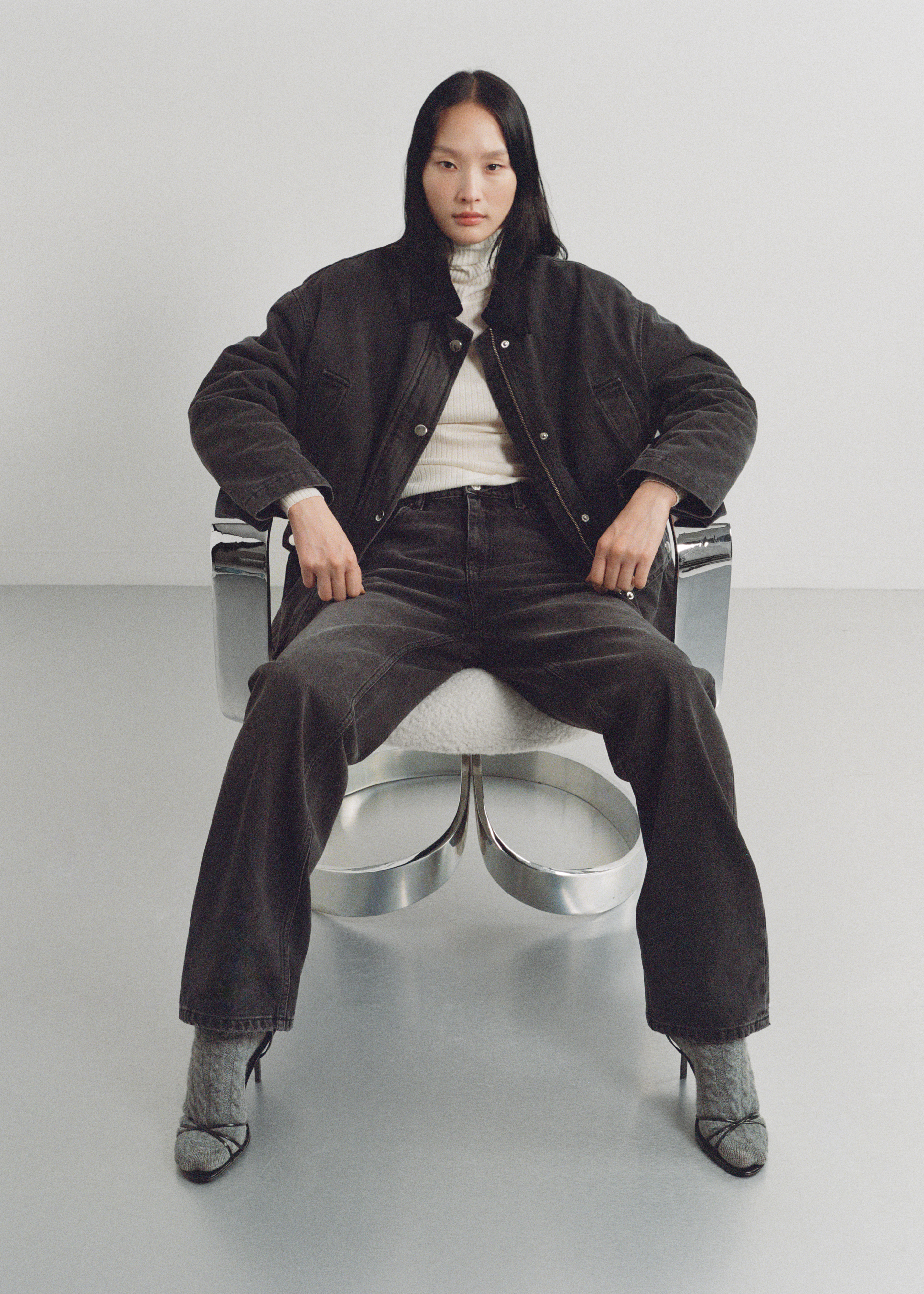 A ganga e os tons escuros são reis na nova coleção da Mango. 19 peças a não perder de vista