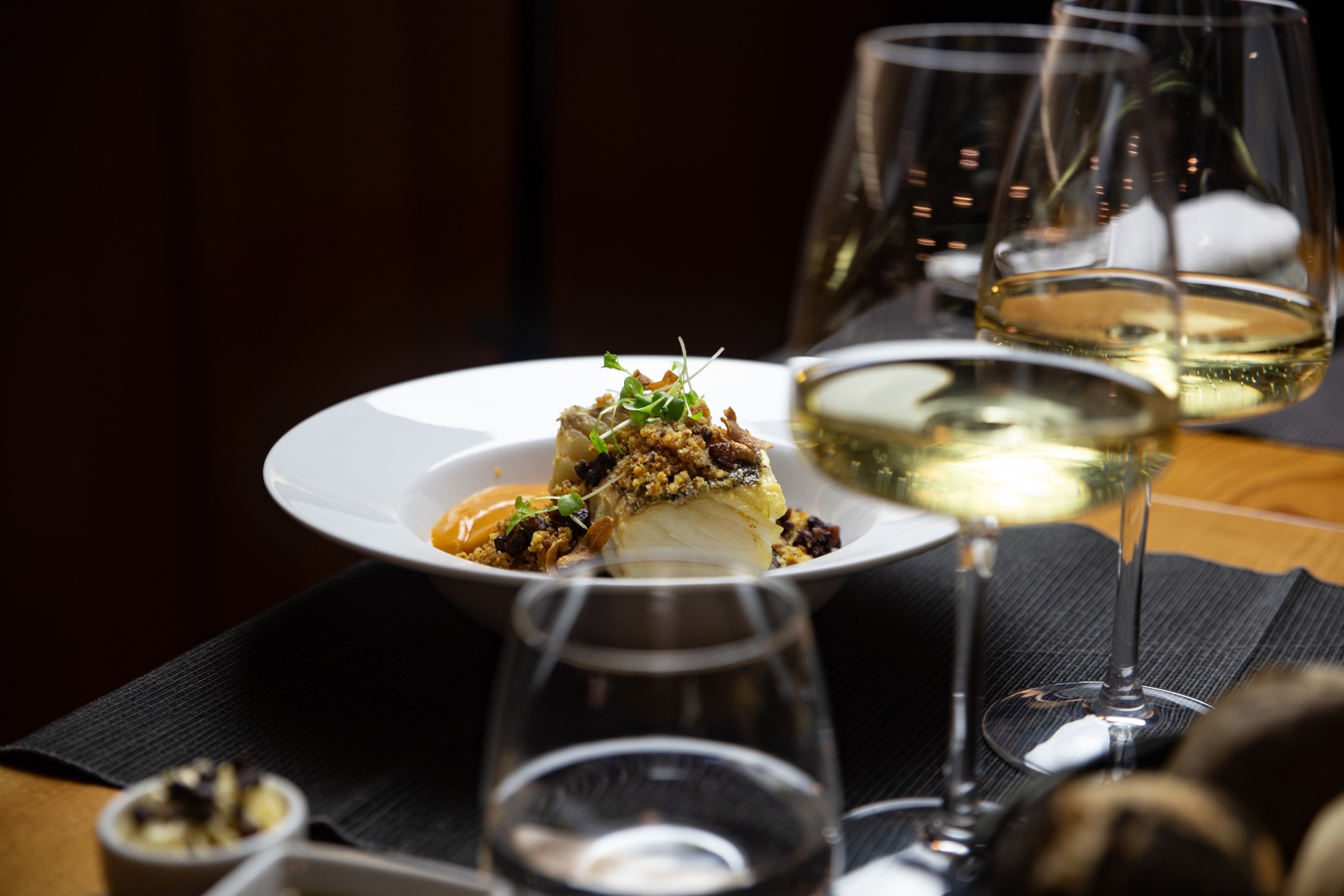 Seis Downtown. O novo spot da capital serve brunch, bistrô e fado ao vivo todas as semanas