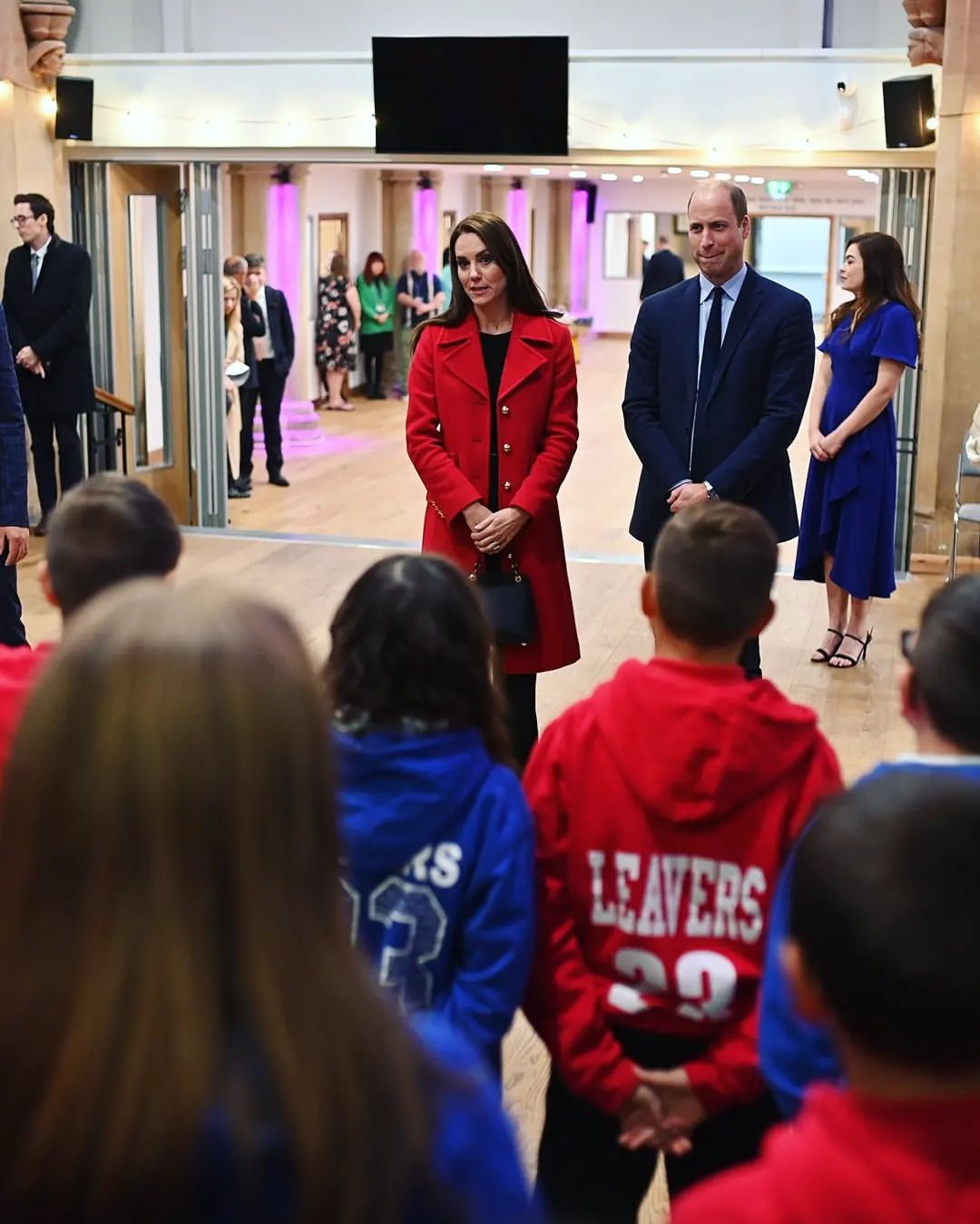 Amou o casaco vermelho de Kate? Nós também. Encontrámos 7 parecidos, mas mais baratos