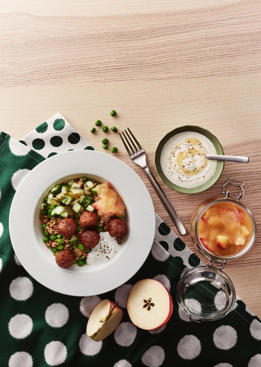 As novas almôndegas do IKEA quase parecem carne, mas só têm proteína vegetal