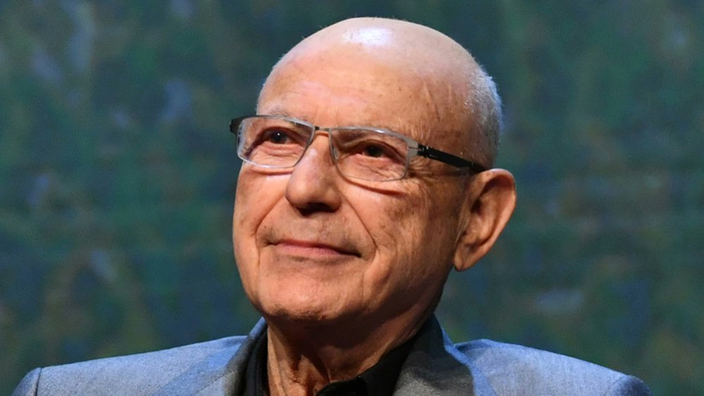 Alan Arkin morre aos 89 anos. Ainda não se sabe a causa da morte do ator de Hollywood