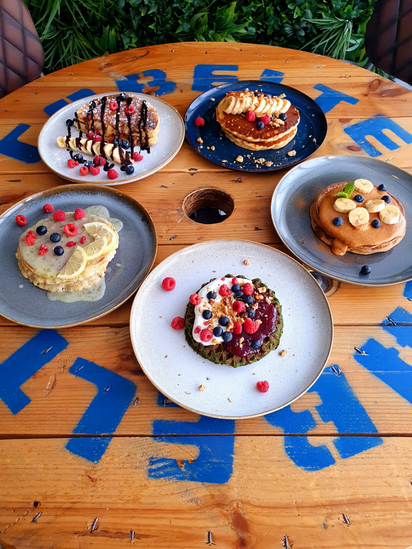 Panquecas, hambúrgueres e bolinhas de alheira. Cabe tudo neste novo brunch de Lisboa