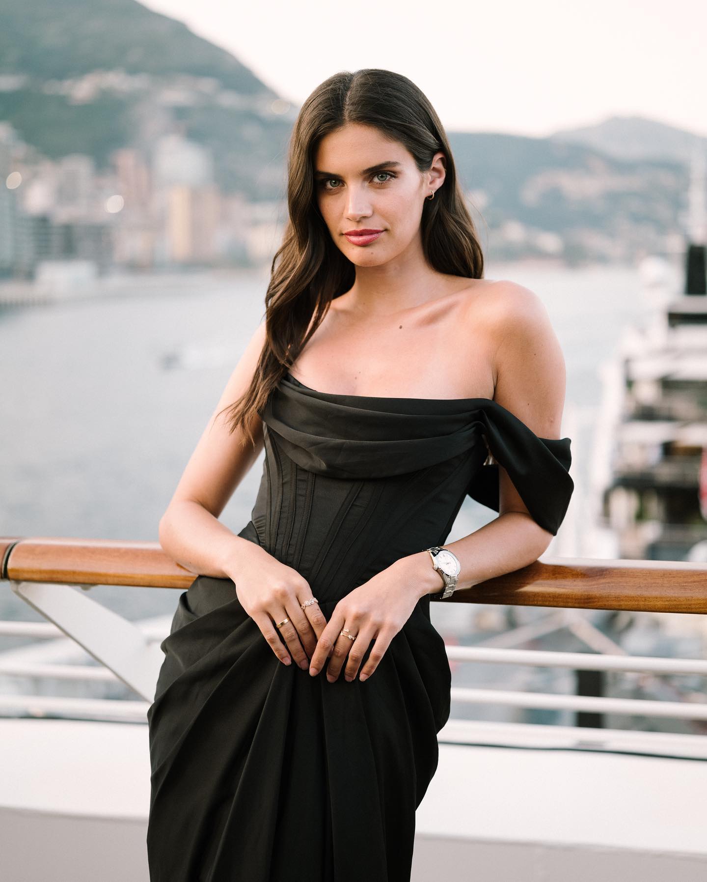 Sara Sampaio solteira? Modelo apaga fotografias com namorado e publica vídeo suspeito