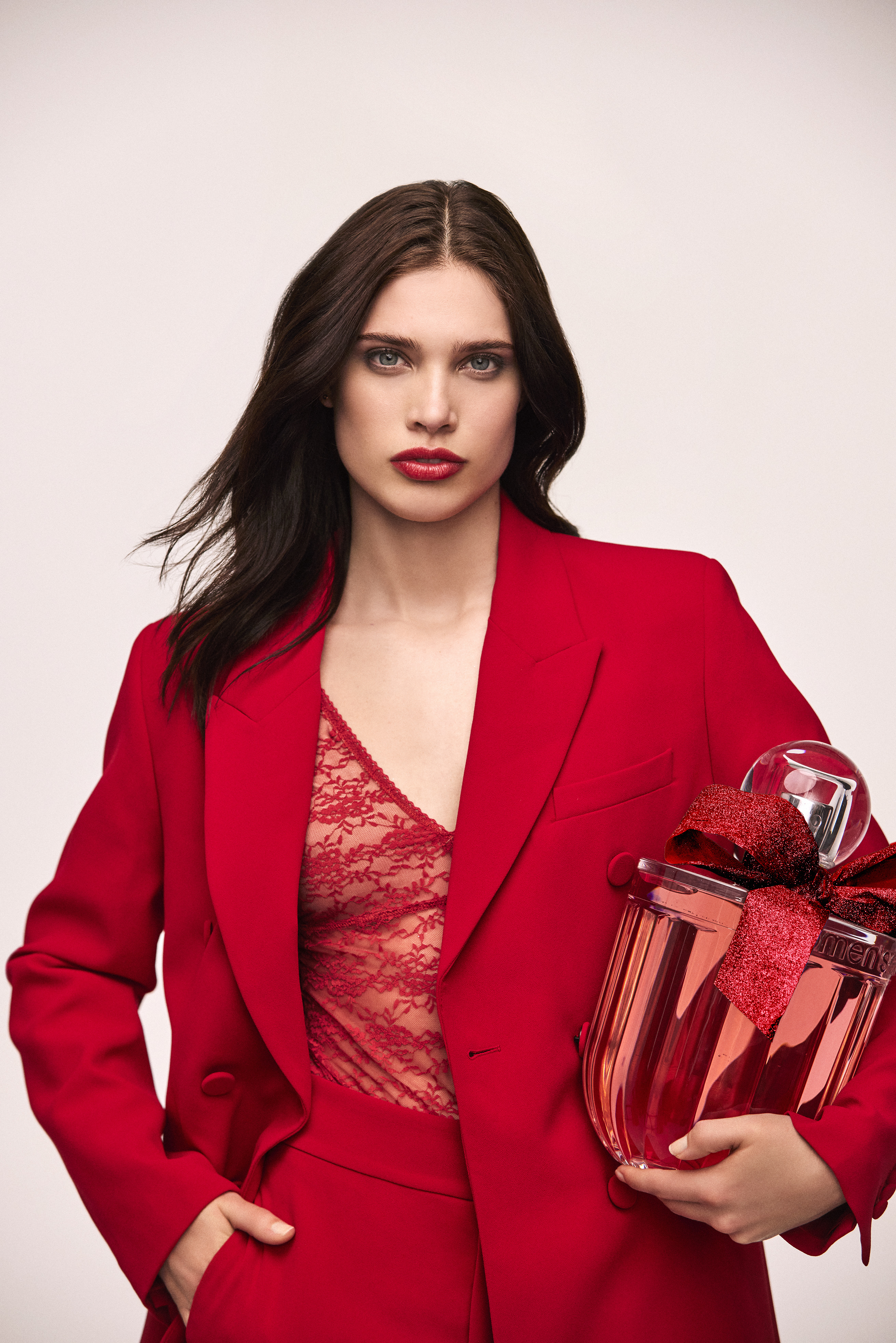 Neste Dia dos Namorados, ofereça poder, sedução e sucesso (sem esvaziar a carteira) com os novos perfumes Women’Secret