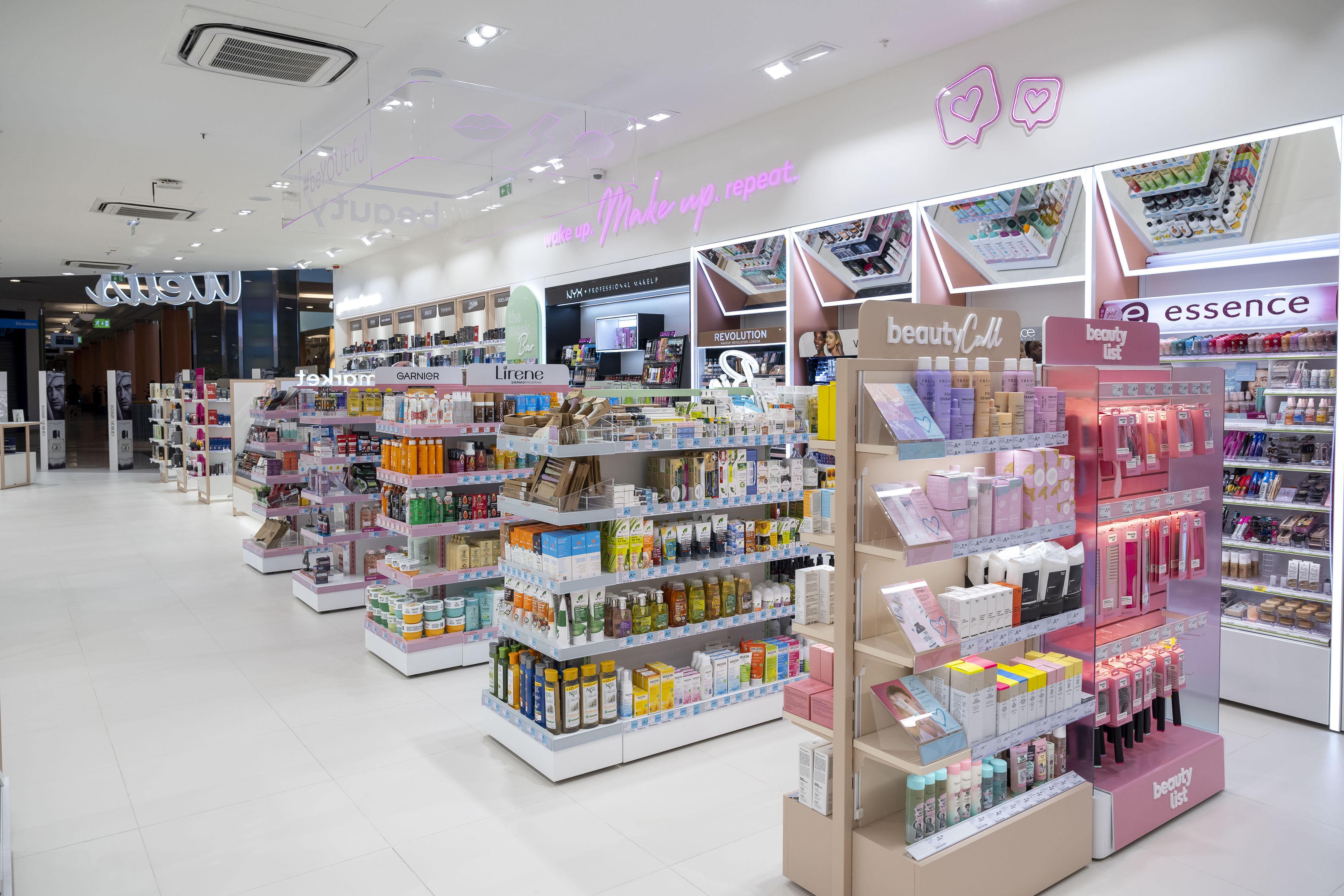 Loja Wells do Ubbo estreia novo conceito e vai oferecer produtos Lancôme e Carolina Herrera. Saiba como