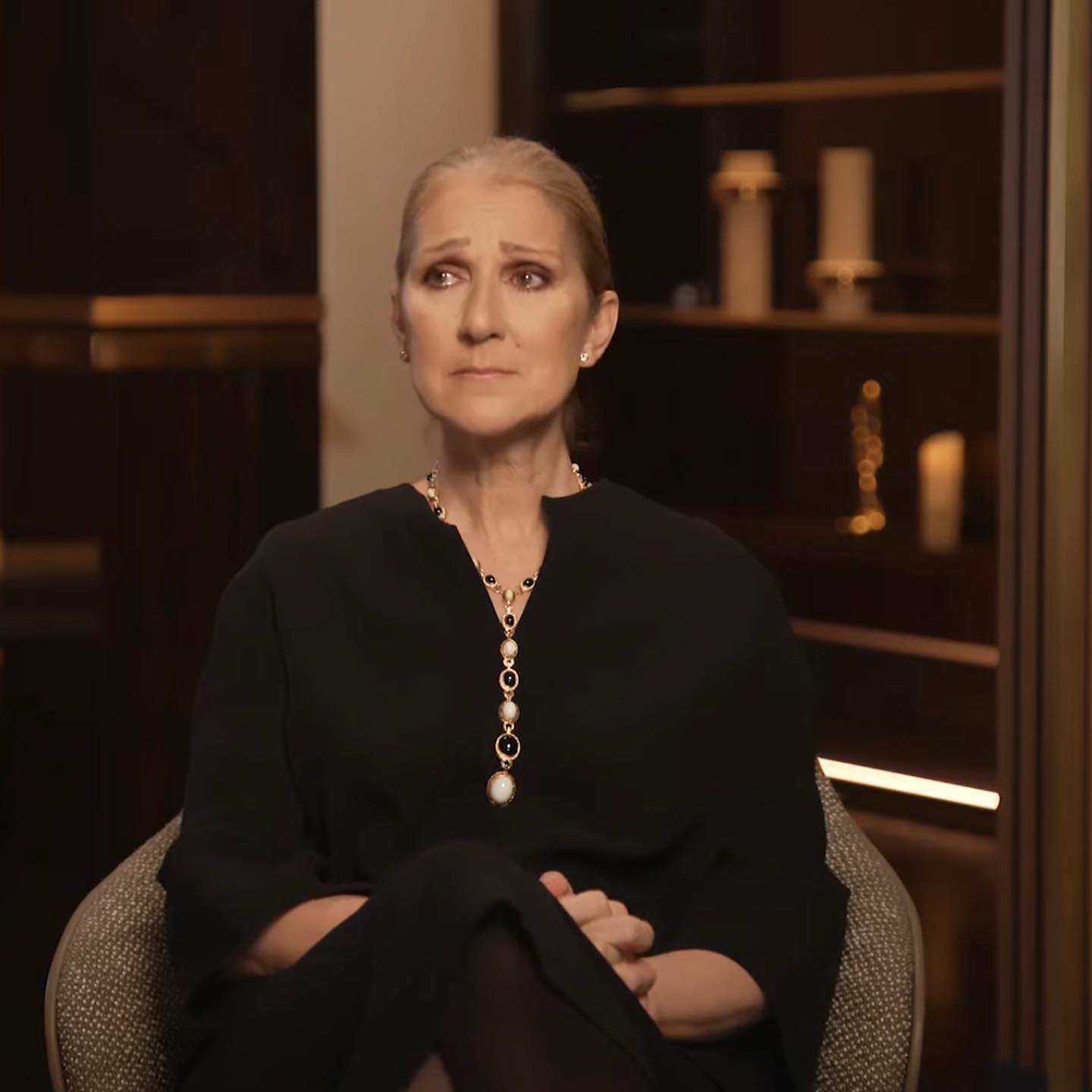 Céline Dion tem uma doença neurológica grave e incurável. Cantora cancela todos os concertos