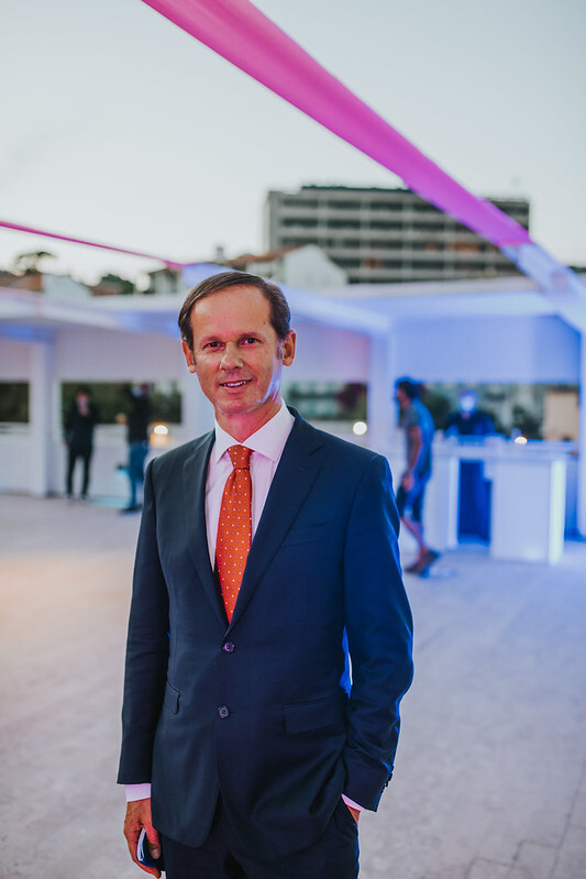 Chegou o novo livro de José Rodrigues dos Santos (com crime, mistério e ação)