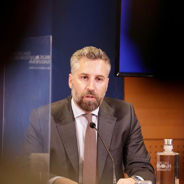 Pedro Nuno Santos não se demite e assume responsabilidade sobre anúncio precipitado dos aeroportos