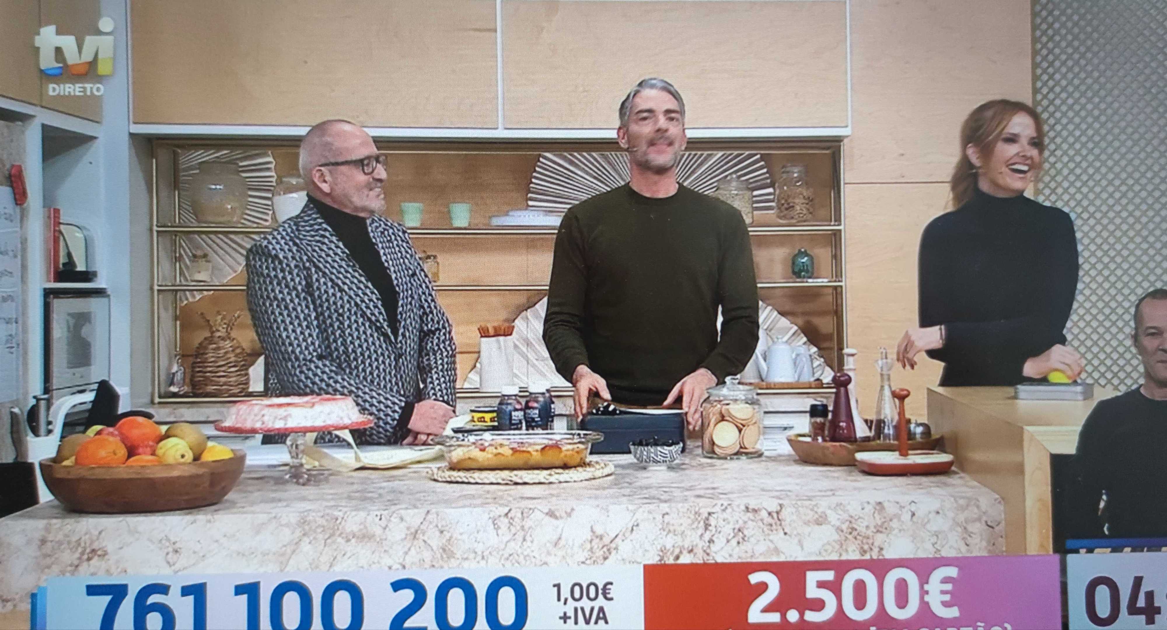 Provocação fofinha. Goucha atira bola de ténis a Cristina e diz-lhe que não se pode casar em junho