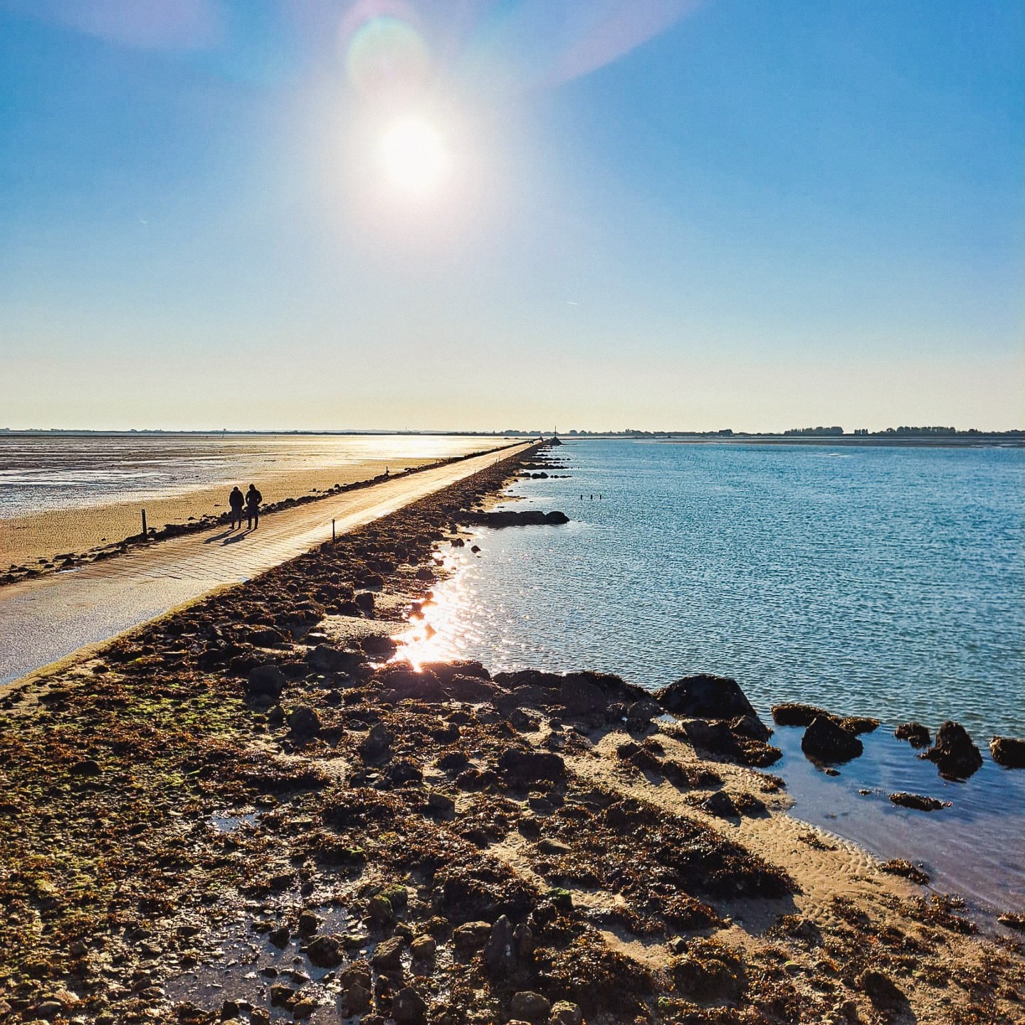 Esta estrada em França fica no meio do mar — e só pode ser utilizada duas vezes por dia. Veja as fotos