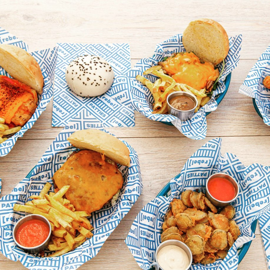 Há hambúrgueres rebeldes em Santos e um deles é de porco preto. Conheça o Rebel Patties