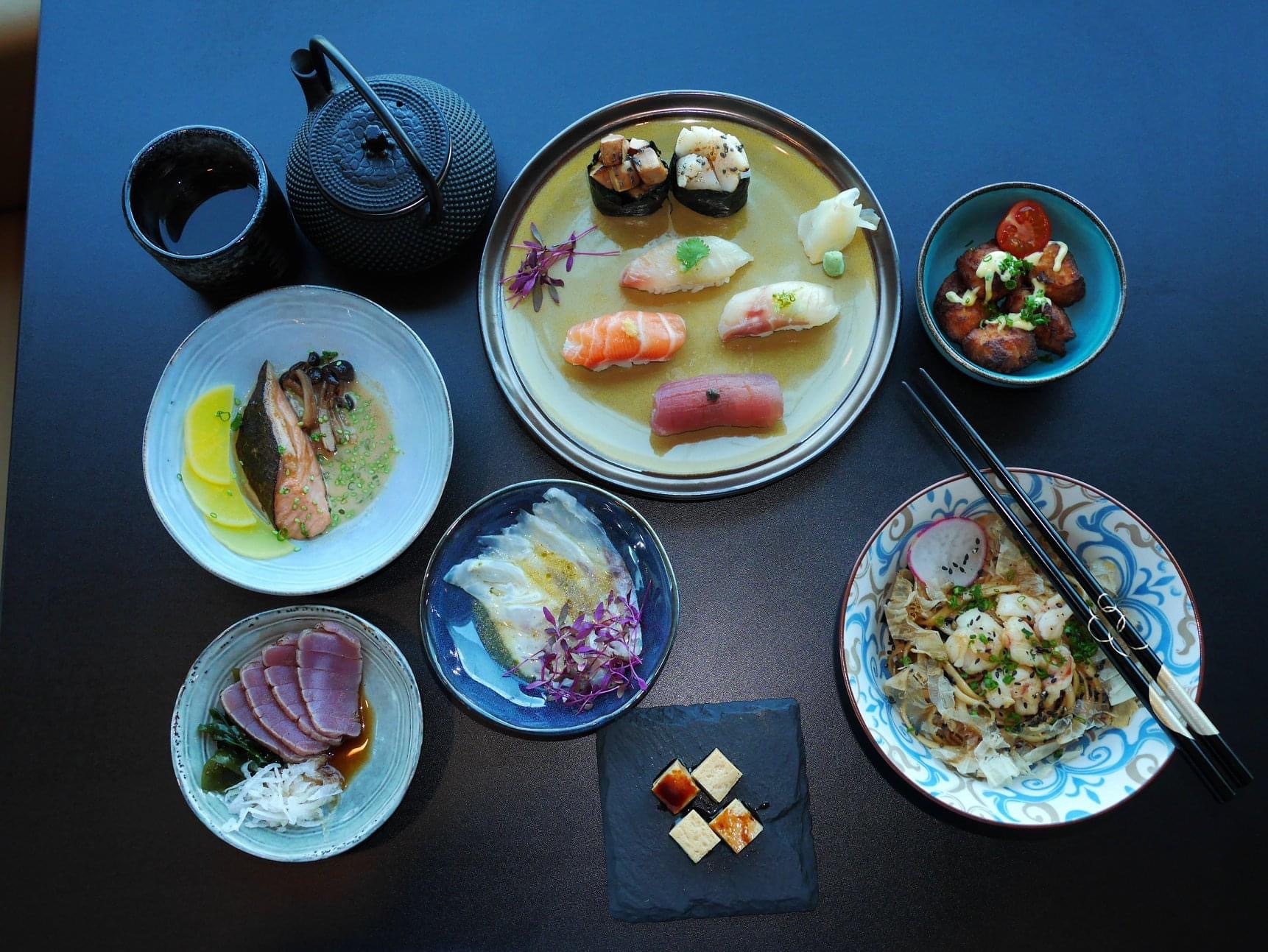 Há um brunch japonês com sushi e ramen por menos de 20€. Nós dizemos-lhe onde fica