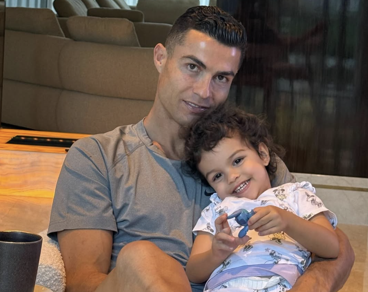 Filha mais nova de CR7 e Georgina faz 3 anos. Veja nestas 12 fotos como Bella está crescida