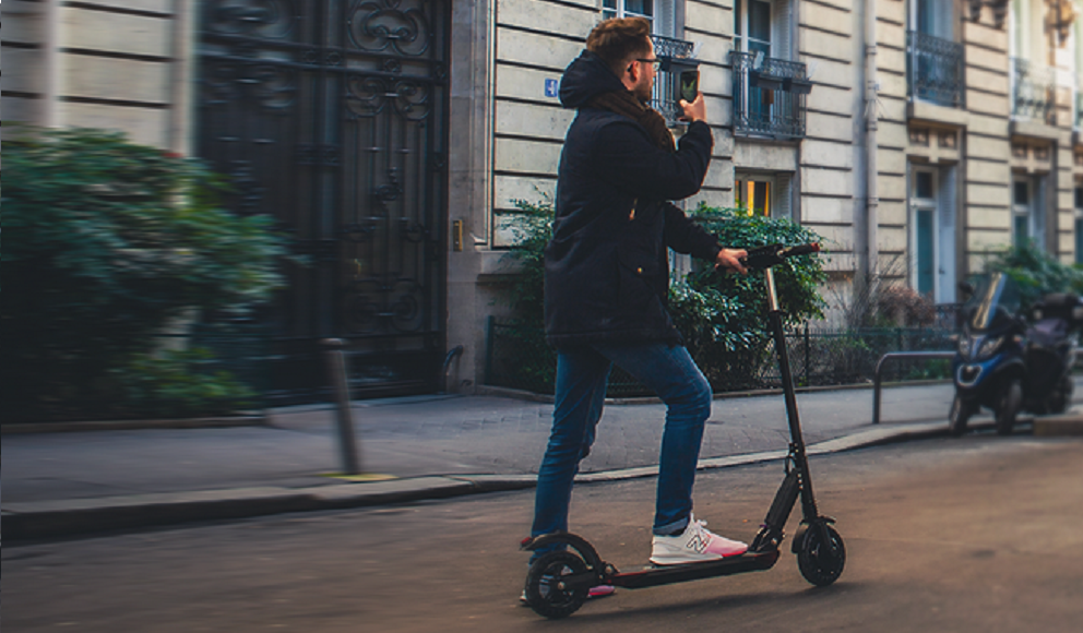 Bandoletes, chapéus, bonés, molas ou scrunchies. Os acessórios de cabelo mais estilosos desde 2,99€