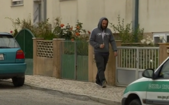 Pai e madrasta de Valentina apanhados por câmara de videovigilância de bomba já depois do crime