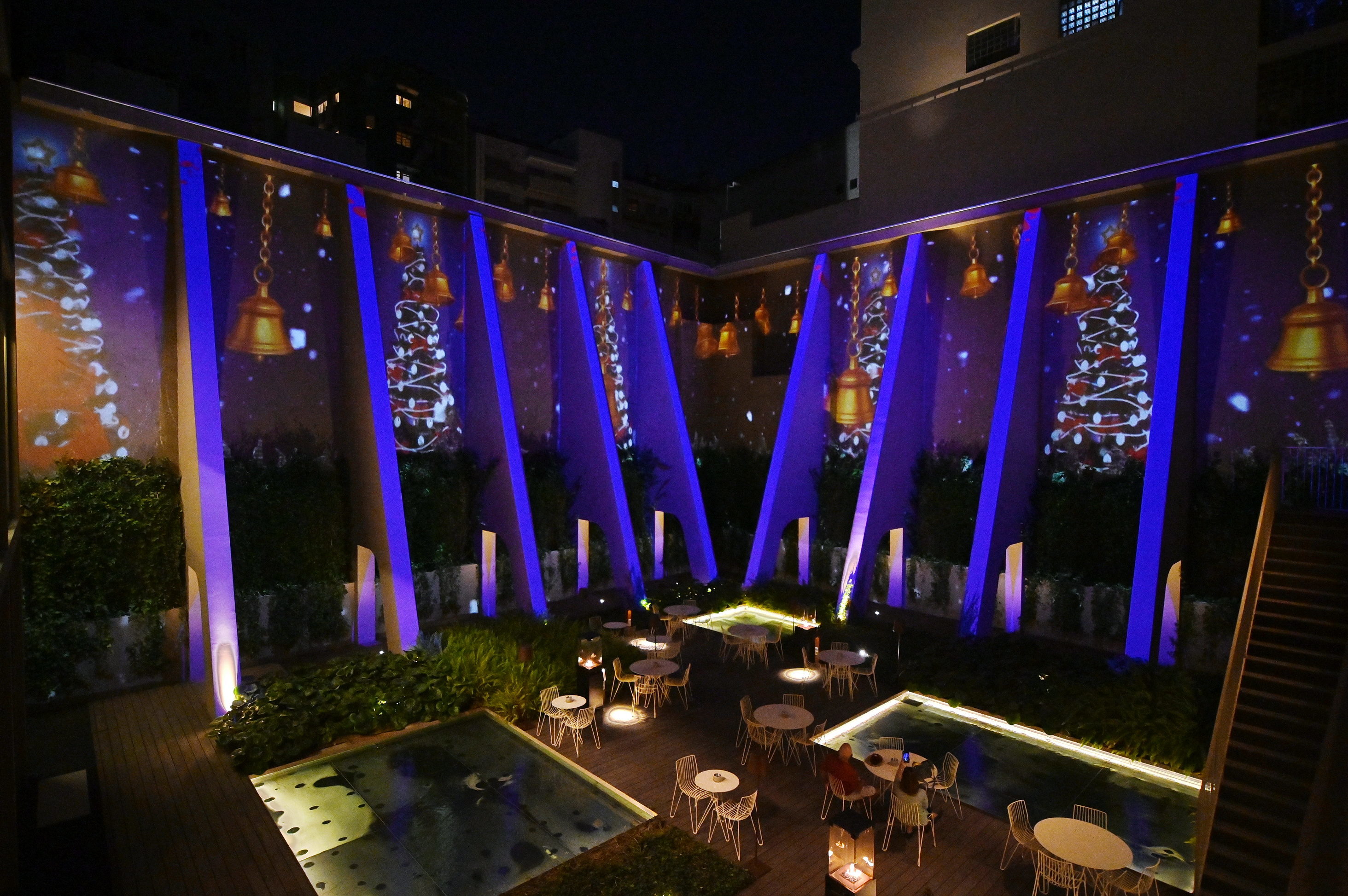 Está a “nevar” em Lisboa. Saiba onde e como pode desfrutar de um jantar neste cenário