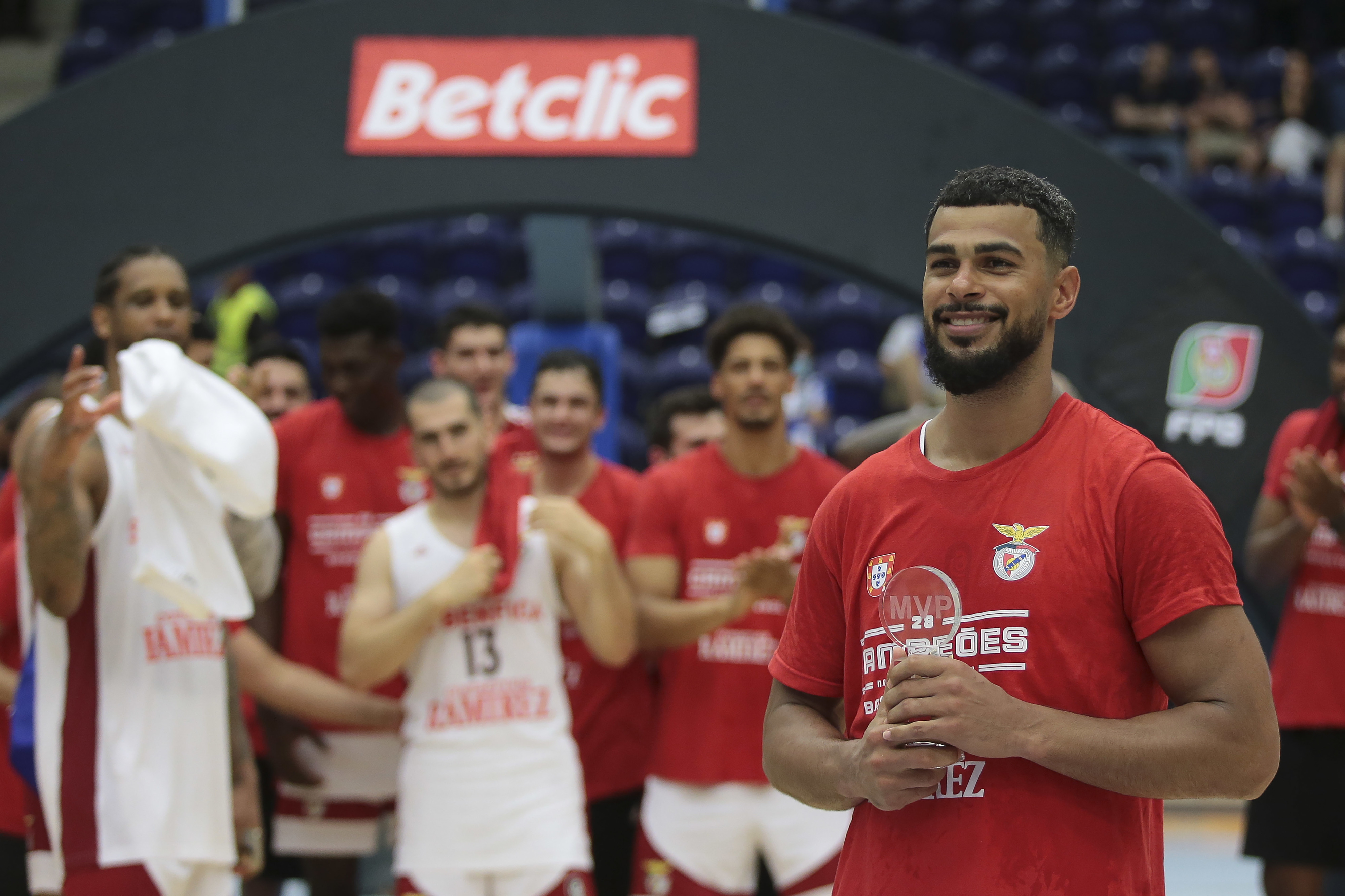 FC Porto vence Benfica, evita título dos encarnados e leva final de  basquetebol para o quarto jogo – Observador