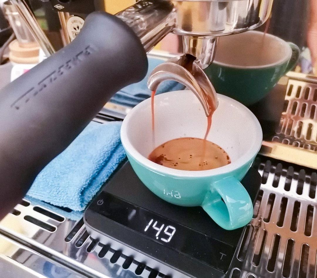 Malabarista. Lisboa ganhou mais um espaço de café de especialidade — com direito a pizzas e bolos vegan