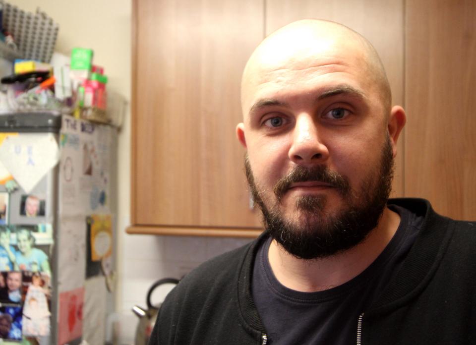 Pai de 5 filhos recorreu ao “GoFundMe” para salvar o Natal da família