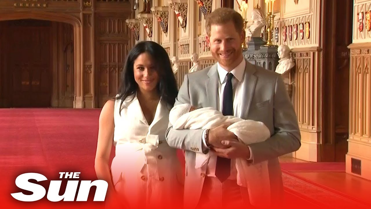 Televisão americana esteve na apresentação do filho de Meghan e Harry — e os britânicos não gostaram