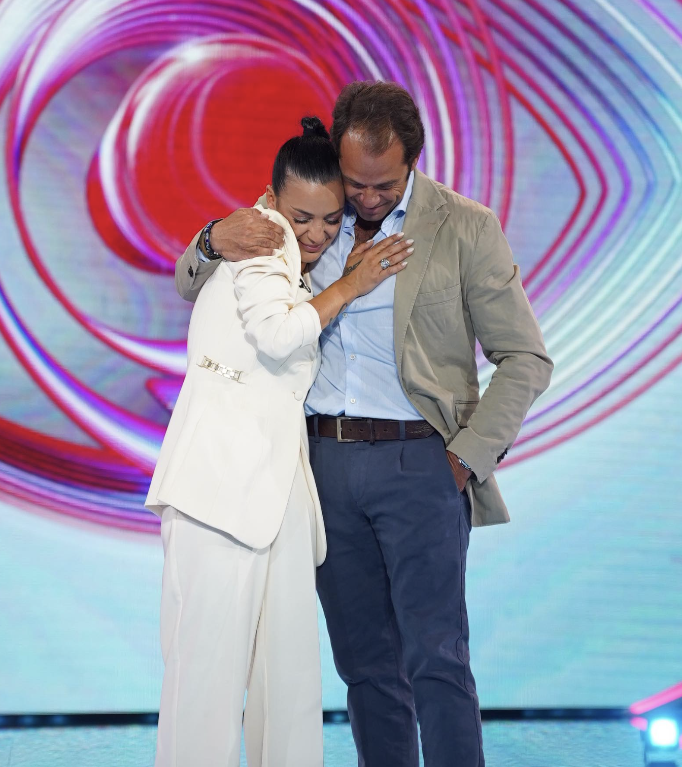 “Big Brother Verão”. João Moura Caetano assume namoro com Luíza Abreu, irmã da ex, em estúdio