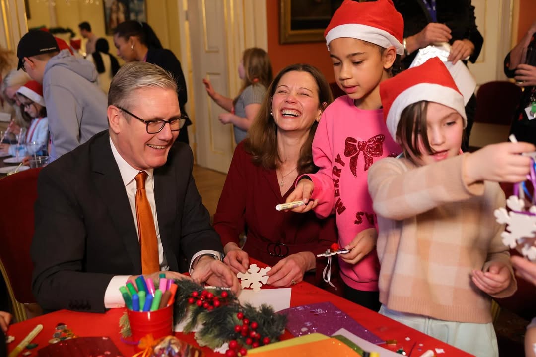 Primeiro-ministro britânico tem um novo gato e não estamos a saber lidar com a fofura. Veja a foto