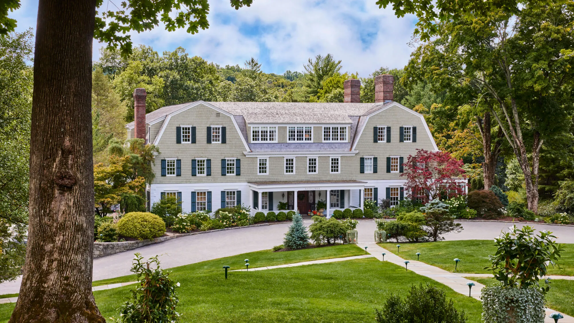 Quer dormir no hotel “original” de “Gilmore Girls”? Basta marcar uma estadia neste retiro de (grande) luxo