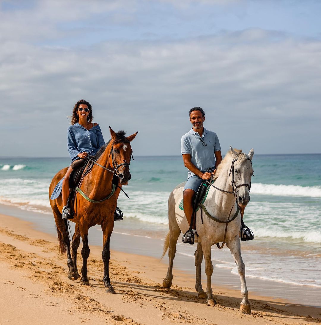 4 sítios para andar a cavalo na praia e fazer fotos como a de Rita Rugeroni e Pedro Ribeiro