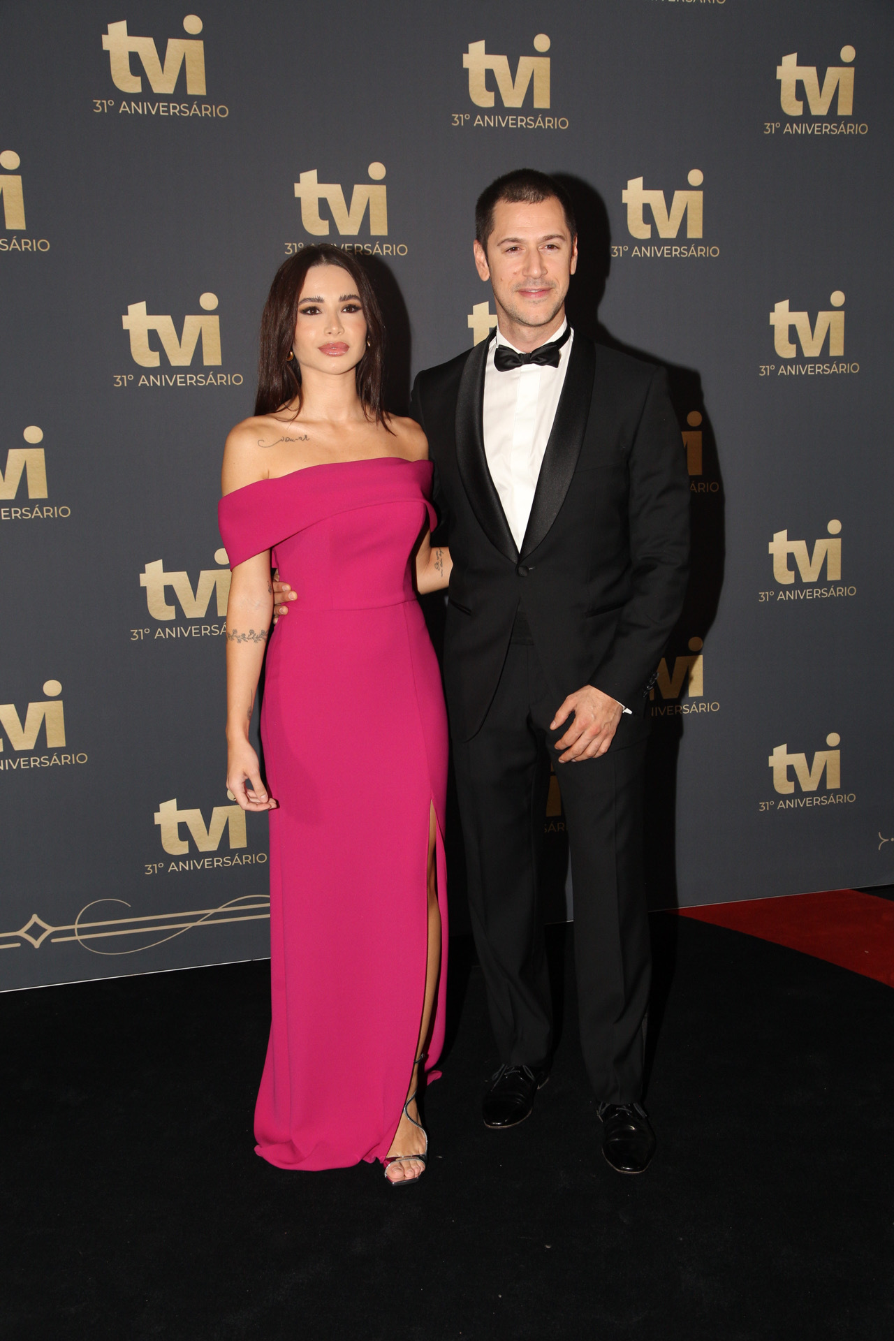 Bruna Gomes vai ao baú e exibe foto muito antiga de Bernardo. Veja a reação do piloto (VÍDEO)