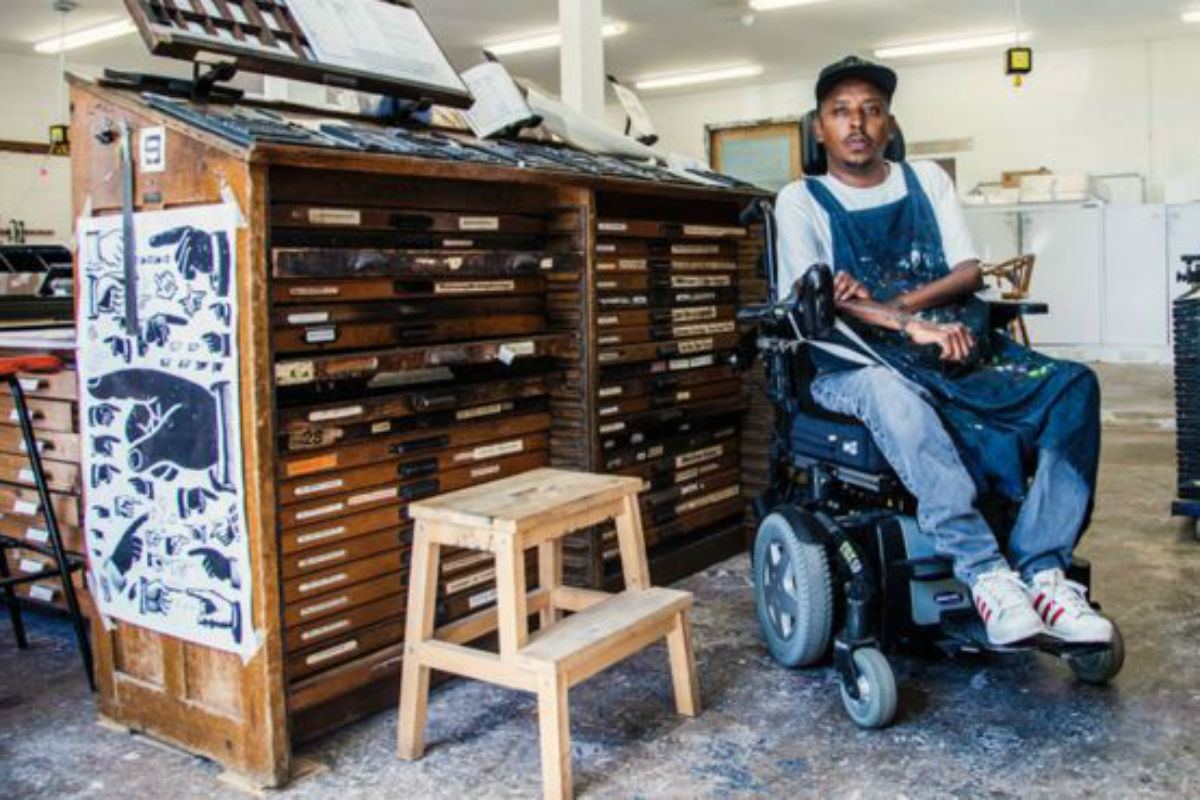 Este designer fez o quarto de hotel mais desconfortável de sempre. E foi de propósito