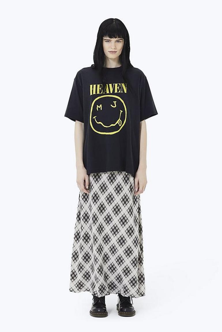 Nirvana processa Marc Jacobs por vender T-shirt com smiley idêntica à da banda