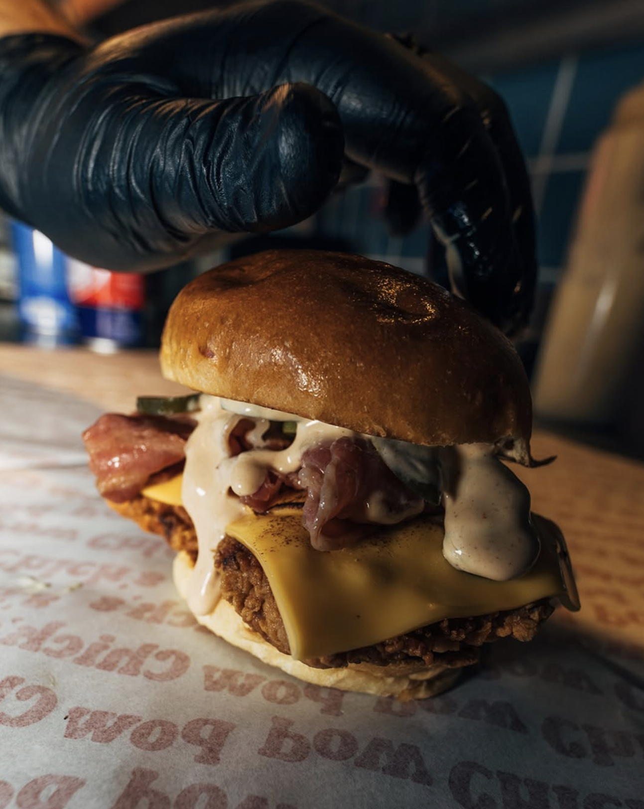 Pow Chick’s. Há um novo spot de frango frito no Saldanha (servido em sanduíches de pão brioche)