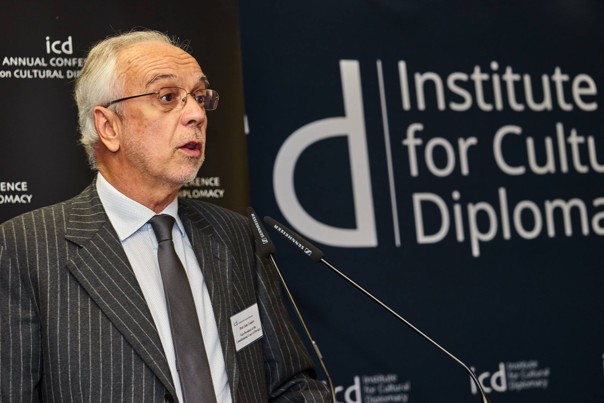 Novo presidente do Tribunal Constitucional considera homossexuais uma “inexpressiva minoria”