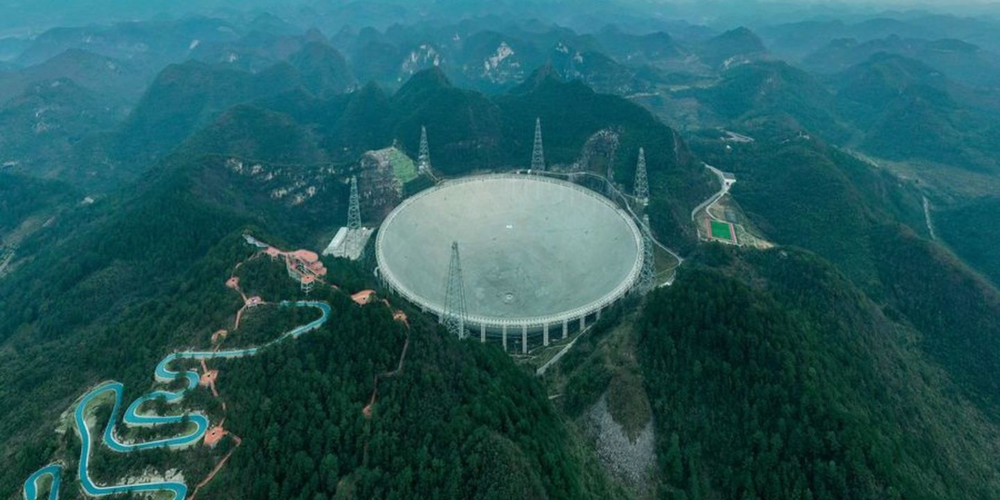 FAST: Um dos maiores telescópios do mundo pode começar a “caça” aos aliens em setembro