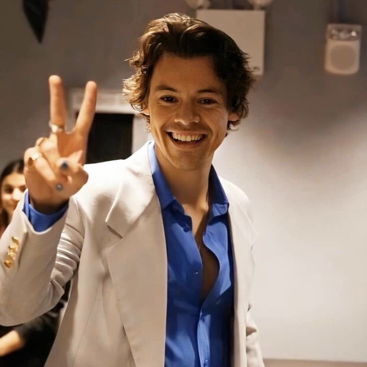 Concurso de sósias de Harry Styles juntou 500 candidatos. Não vai acreditar que o vencedor não é ele (veja as fotos)