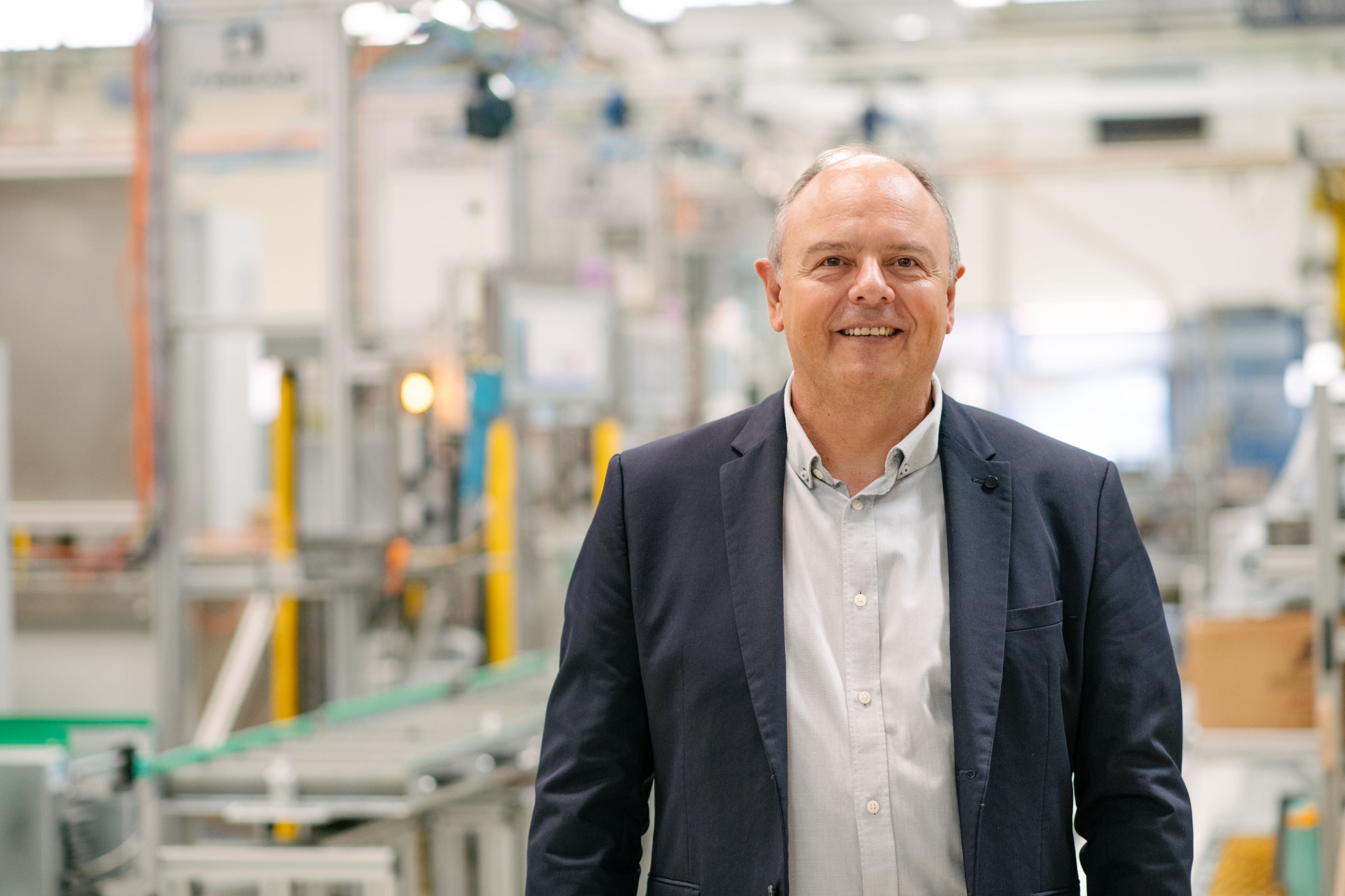 Homem deixa 5 cães em casa sem água e comida durante 2 semanas. 3 morreram — o dono já foi preso