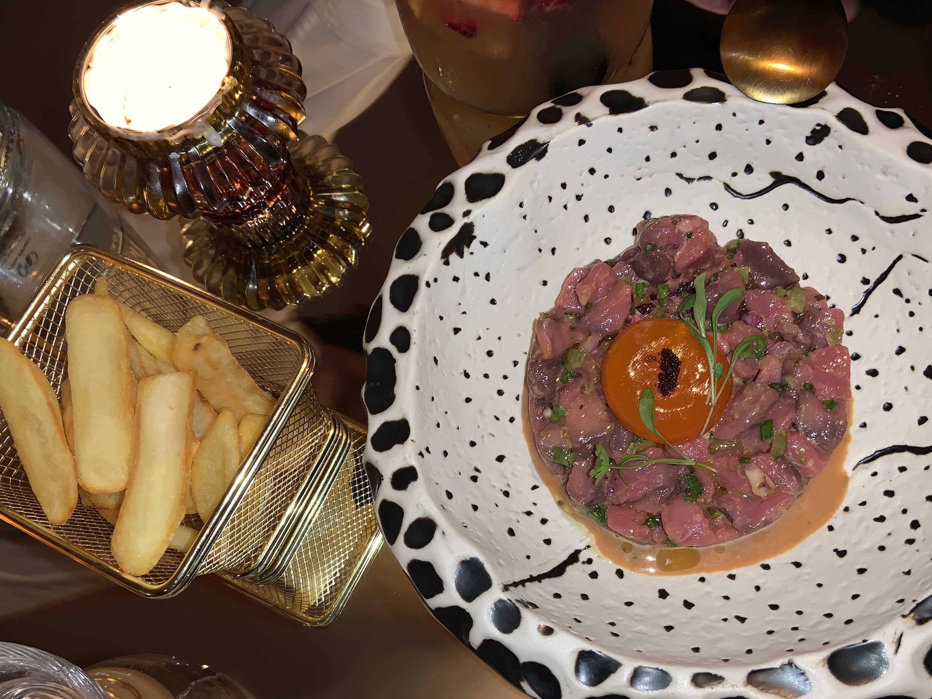 Maria Escandalosa. O novo restaurante do Bairro Alto que tem esplanada, ementa de luxo e é uma ode ao feminino