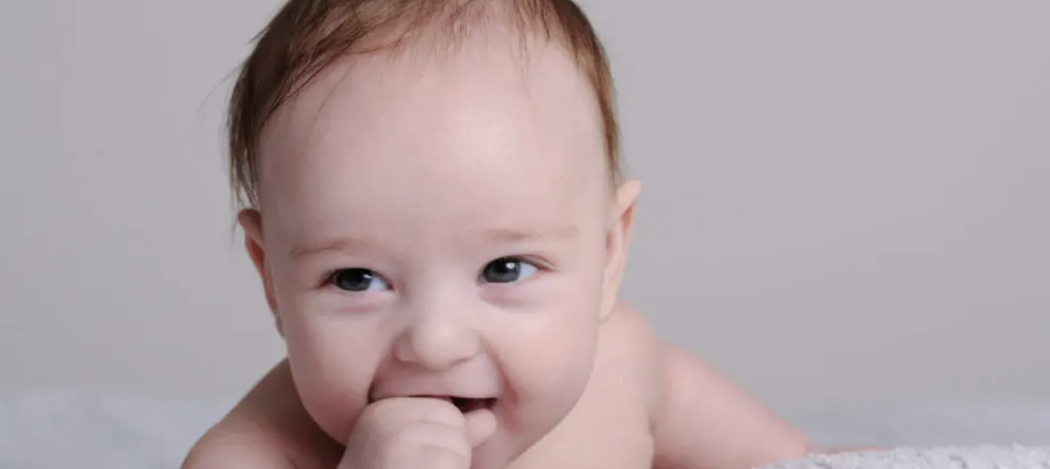 Parlamento aprova mais uma lei de género: agora já pode registar nomes de sexo neutro