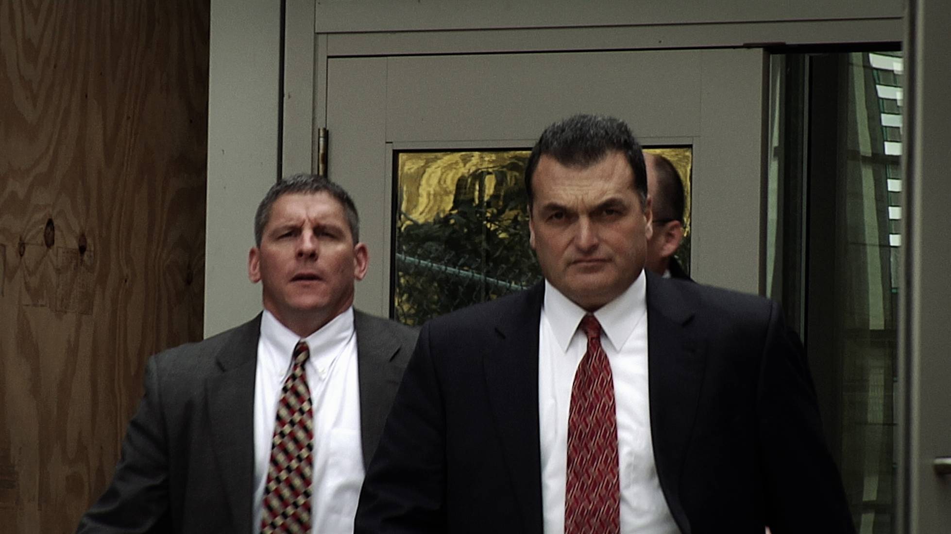 A história real por trás de “Génio do Mal” — o documentário da Netflix que conta um crime bizarro