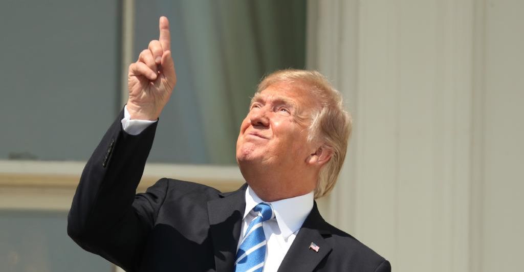 Trump quer criar força militar para dominar o Espaço