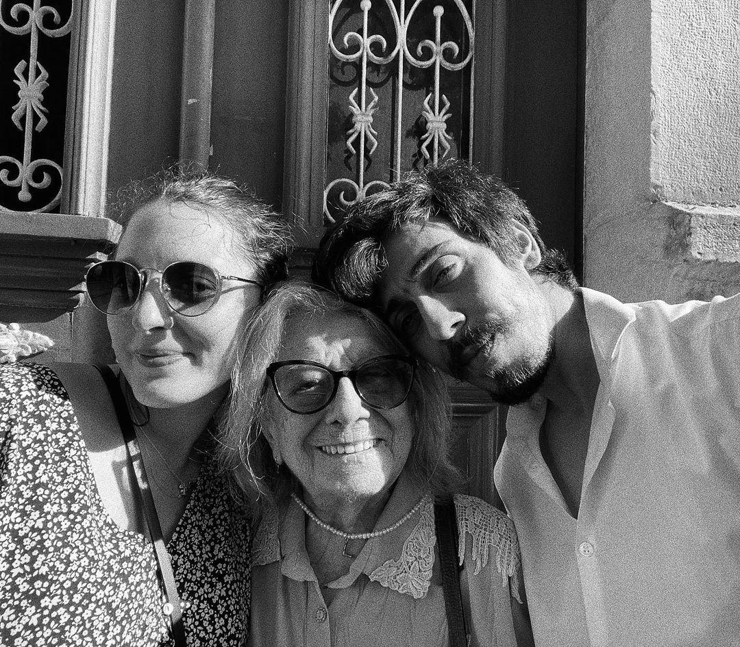 Eunice Muñoz já está em casa. Atriz de 93 anos esteve 20 dias hospitalizada