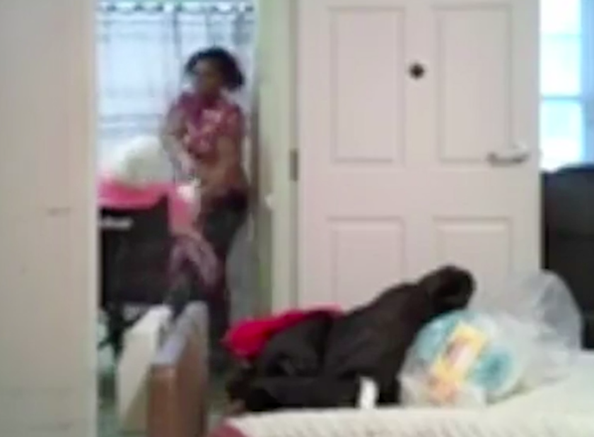 Idosa de 93 anos com demência é sufocada e agredida com a fralda suja por cuidadora no lar. O vídeo é chocante