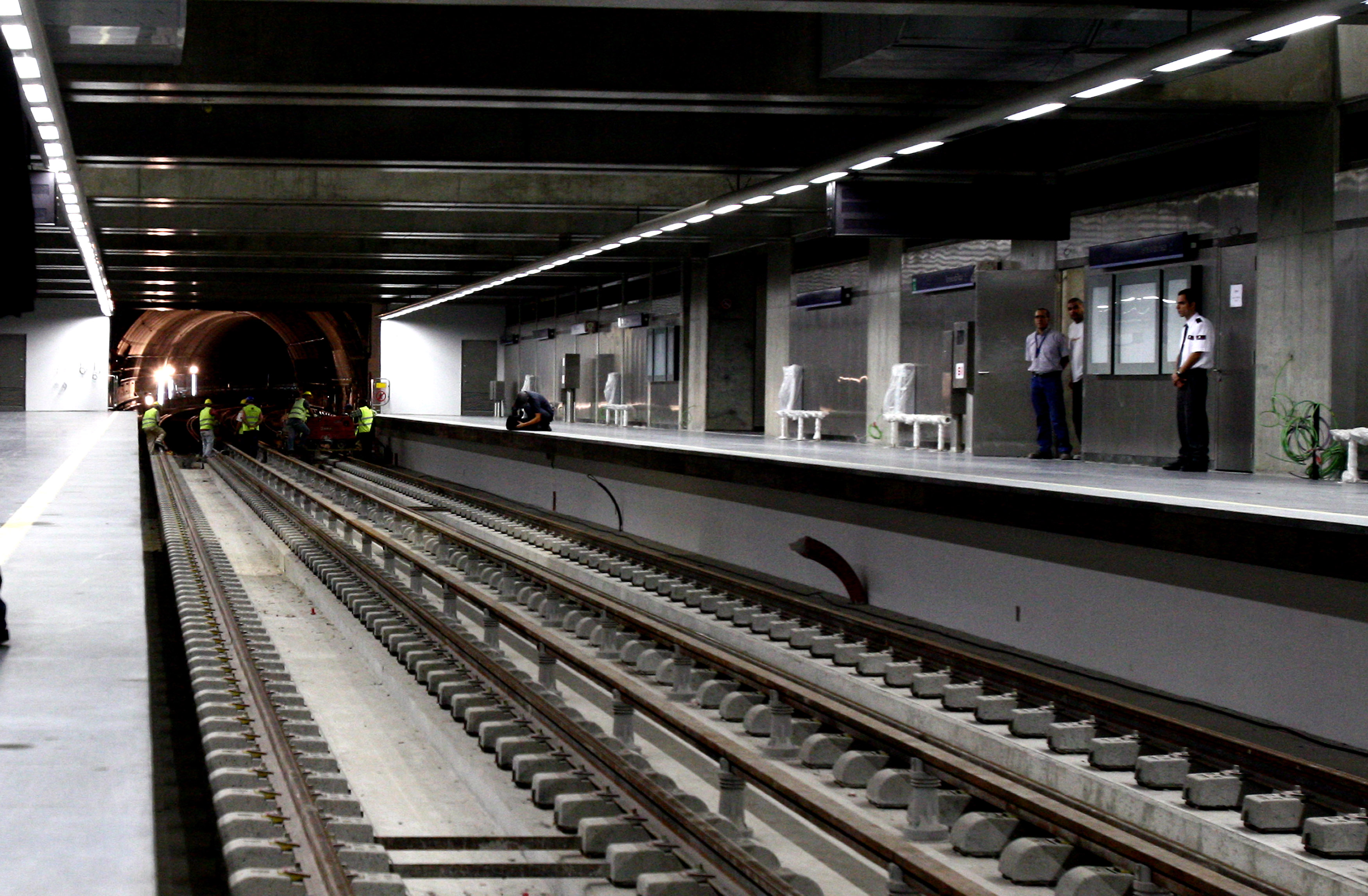 Avaria deixou circulação na linha azul do metro interrompida durante uma hora