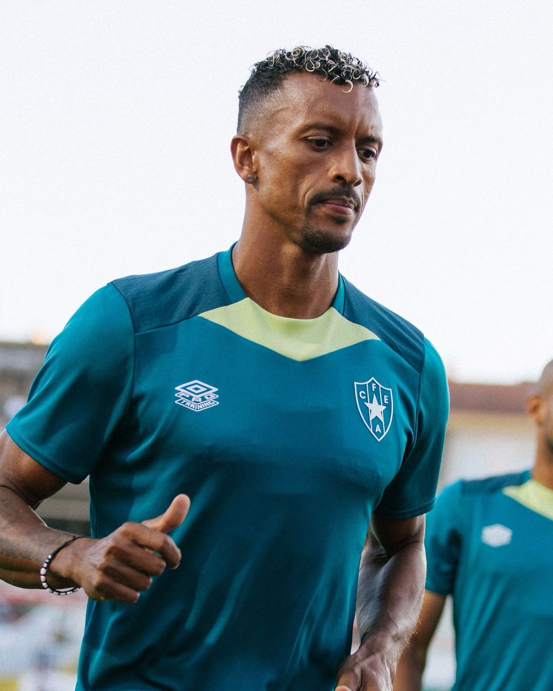 Dois dias após celebrar o seu aniversário, Nani perde o pai