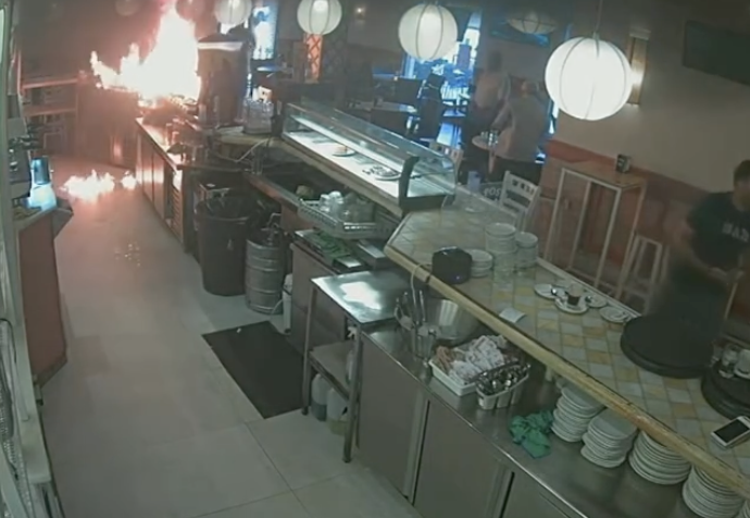 Homem incendiou café em Espanha porque não havia maionese. Tem de ver o vídeo para crer