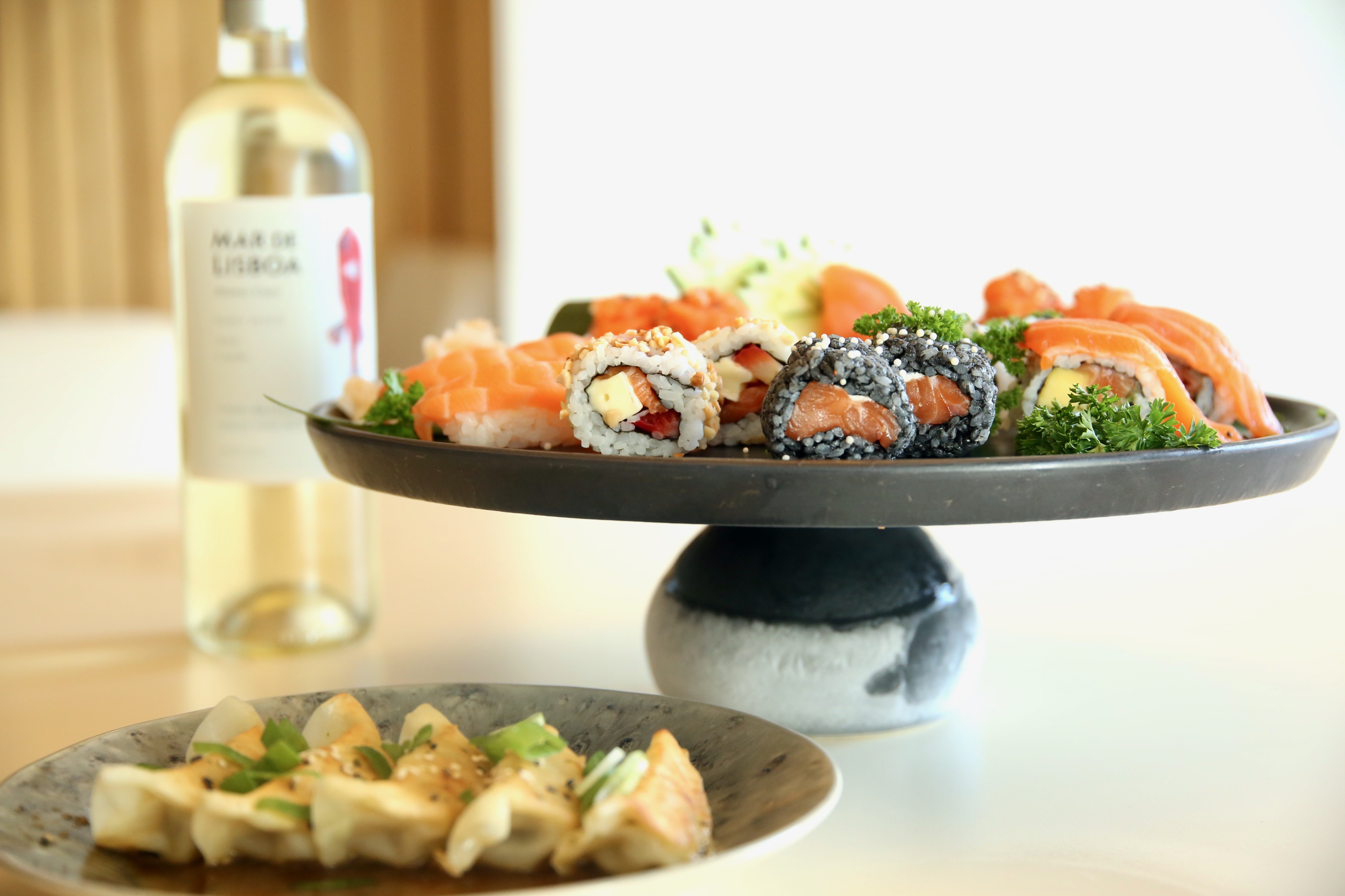 Dia dos Namorados. Que tal mais de 40 peças de sushi para um jantar romântico a dois?