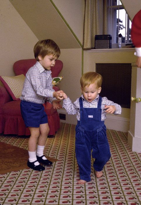 13 fotos que mostram como a relação entre os filhos da princesa Diana mudou ao longo dos anos