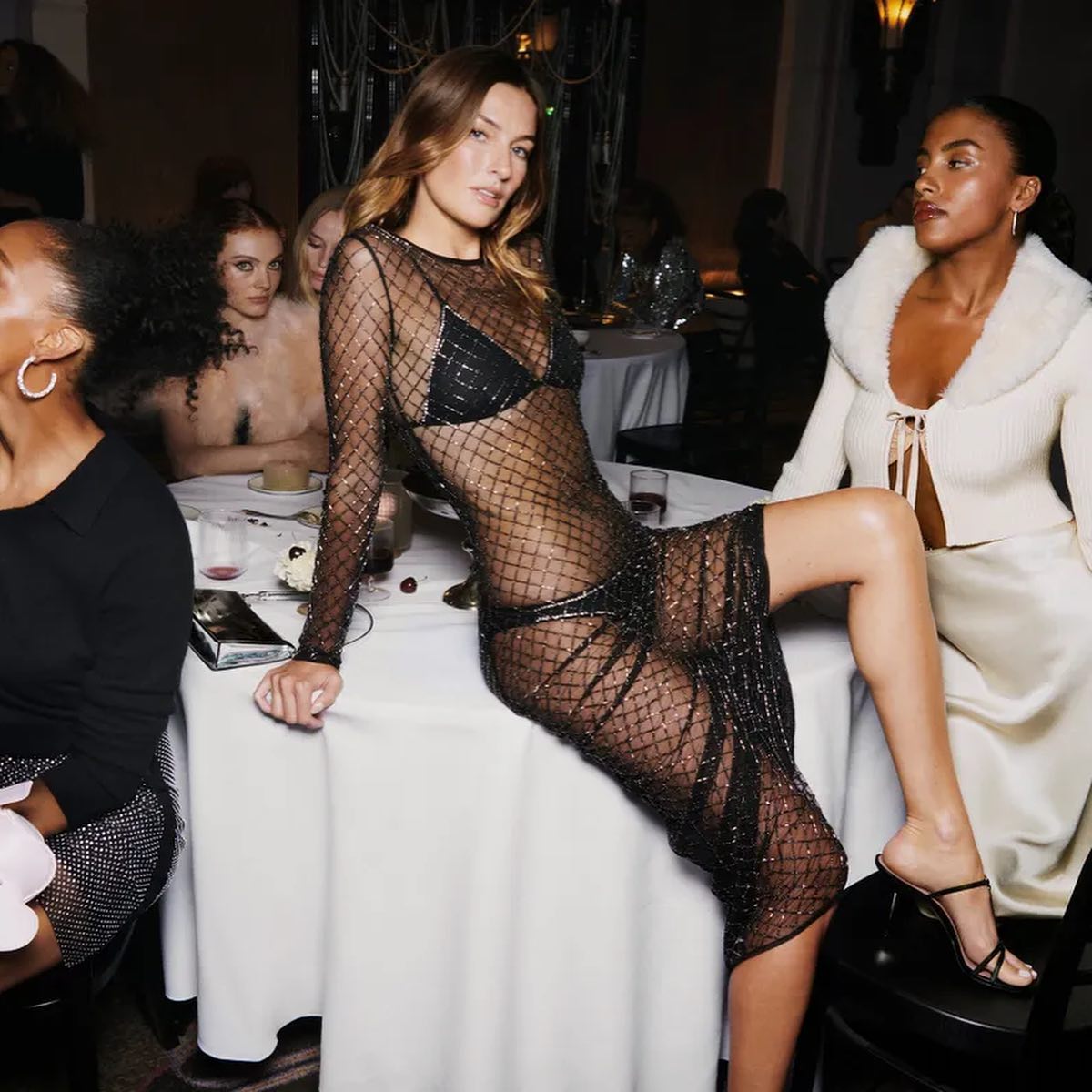 Estas 15 peças (a partir de 29,99€) da coleção de Camille Charrière com a Mango gritam festa